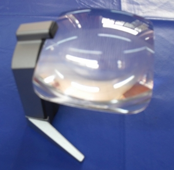 LED-Standlupe mit Schreibmöglichkeit unterm Lupenglas